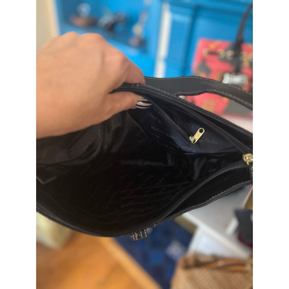 Madison Studio Black Leather Shoulder Bag One Size Gold Hardware - Picture 5 of 5